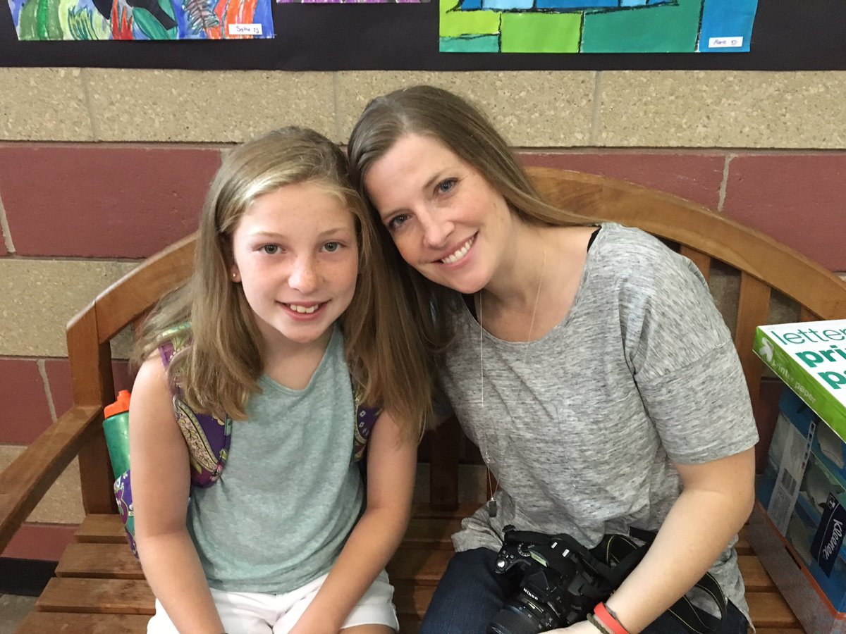 kris10shipp's tweet photo. Prairie families eager for 1st day! #team512 https://t.co/WssXWWetXA