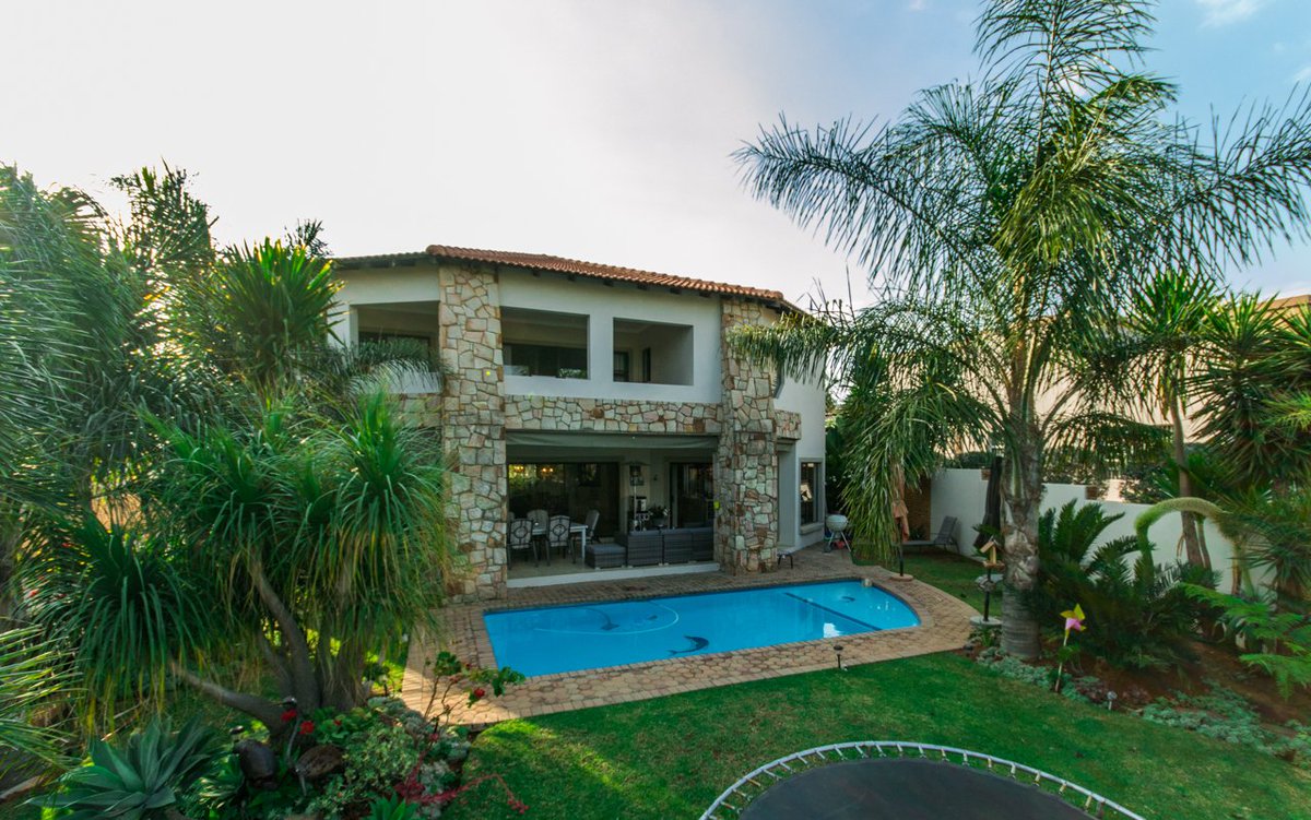ON SHOW THIS WEEKEND!
Contact Hester 082 545 1581
ow.ly/Rxub303b3g0