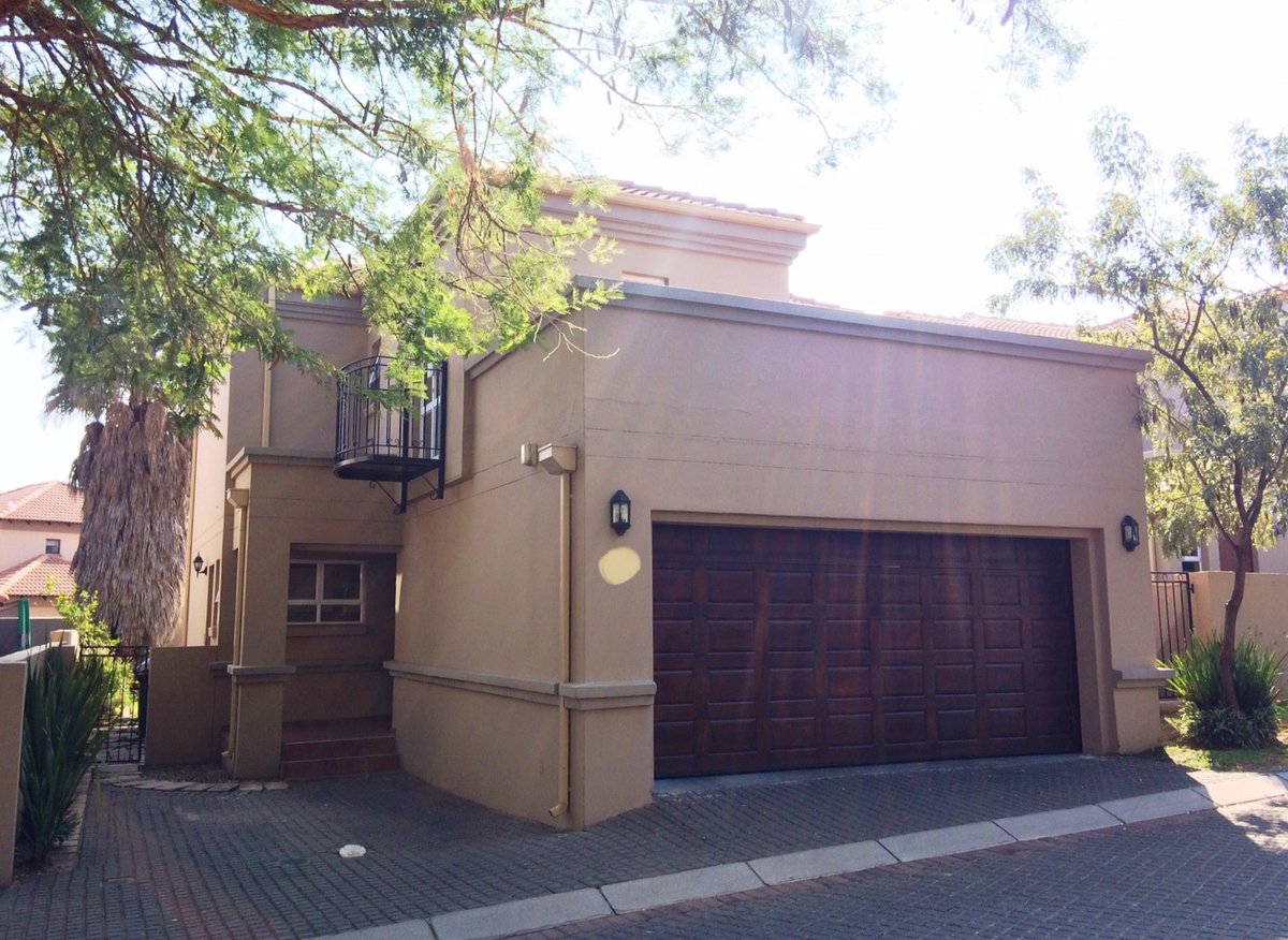ON SHOW THIS WEEKEND!
Contact Hester 082 545 1581
ow.ly/UjZ7303b2Zk