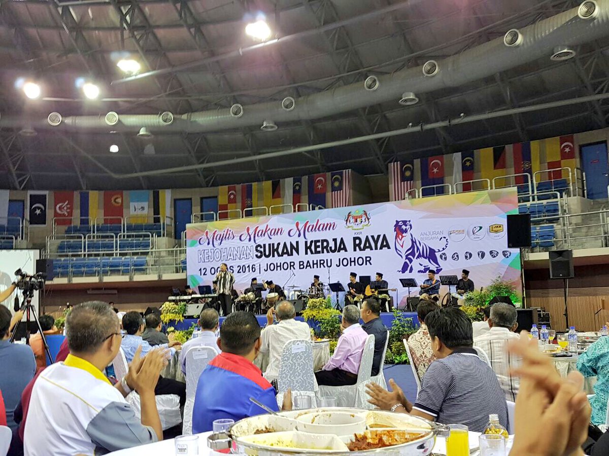 MisiahTaib's tweet photo. YBM @MOWorks @PetraJayaMP i Majlis Makan Malam #SKR2016 di Nusajaya malam ini @RakanKKR @ZohariAkob @saranidollah https://t.co/s42dn75ne1