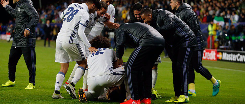 Real Madrid C.F. (@realmadrid) on Twitter photo ⚽️💥
Así vivió el banquillo el golazo de <a href="/DaniCarvajal92/">Dani Carvajal Ramos</a>...
👉 bit.ly/2aRqPlm 🎥
#RMSuperCup #HalaMadrid ⚽️💥
Así vivió el banquillo el golazo de <a href="/DaniCarvajal92/">Dani Carvajal Ramos</a>...
👉 bit.ly/2aRqPlm 🎥
#RMSuperCup #HalaMadrid