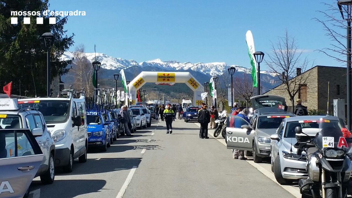 Les bicis poden circular en columna de 2 en trams amb bona visibilitat i sempre que no formin retencions #Ciclisme 1