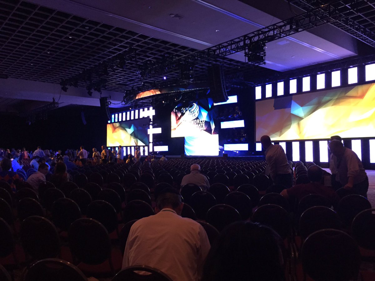 KLindley06's tweet photo. Day 2  #SIROWORLD https://t.co/8JGo6RfNAU