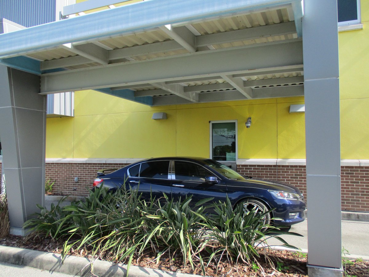 HealthyPinellas's tweet image. We &amp;lt;3 #WIC drive-thru @HealthyPinellas in Mid-County! Convenience 4 families #pickupwindow.