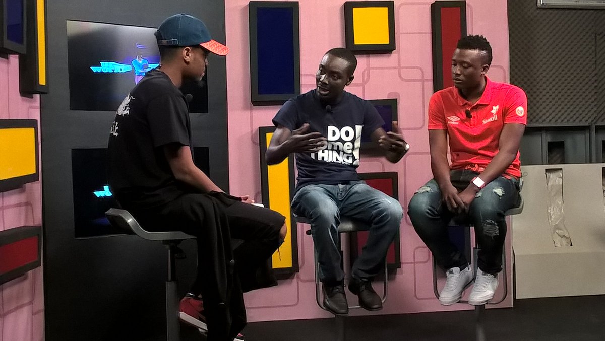 DoSomething_GH's tweet photo. Next #DoSomethingGh #IYD2016 discussion is on @Y1079FM. We had fun with @jason_ELA on #RythmzLive https://t.co/7j4RA8cOTK