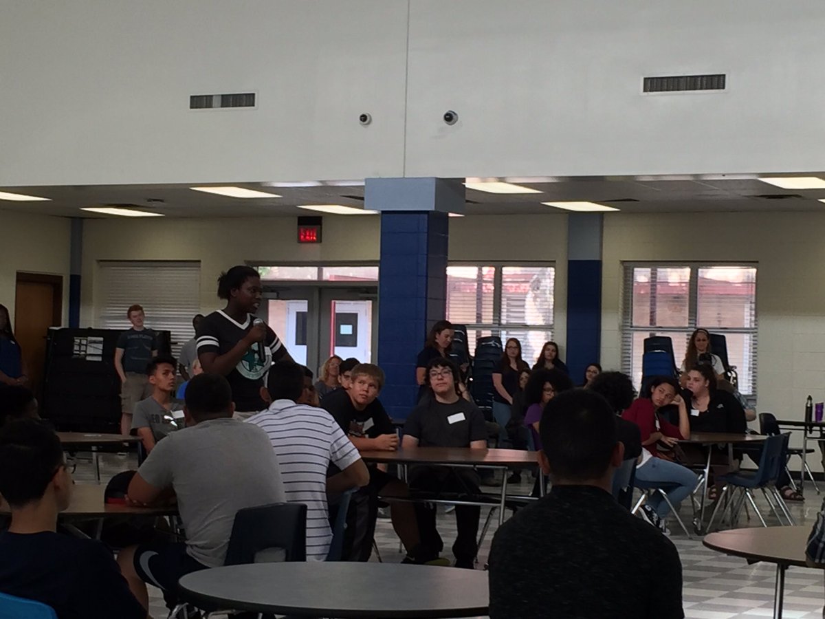 MrVisRad's tweet image. @ManorNewTech #lunatechs welcoming new students!!! #OurHouse #TitanUp #ManorISD