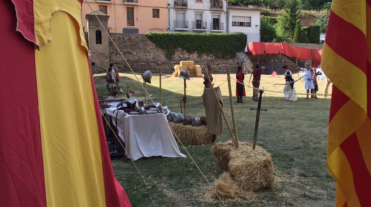 Els arquers ja entrenen per a la competició. Tarda completa als Jardins que acabaran amb la desfilada. #ripoll