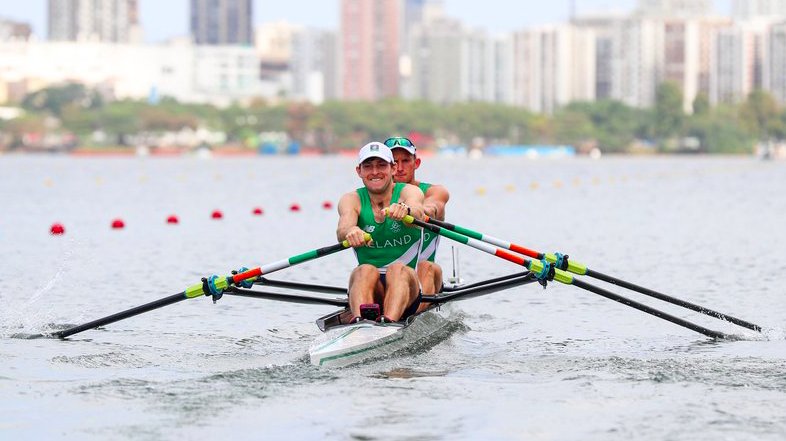 AnDuinnineach's tweet photo. A strong-running tide in Irish is called a 'madra taoide,' literally a dog tide.

🚣🏻🚣🏻🚣🏻🚣🏻

#PullLikeADog #Olympics https://t.co/MoXvM9rFwS