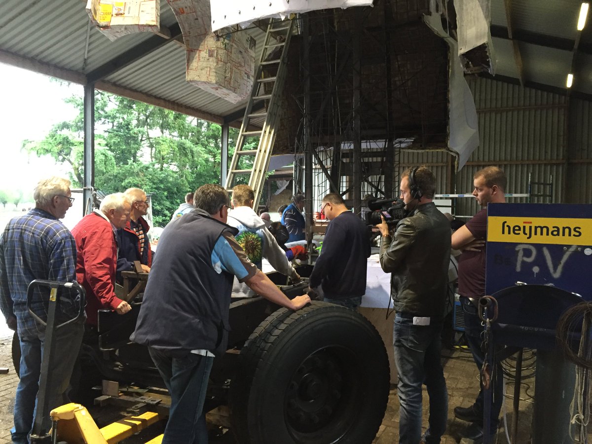 Donderdag ging <a href="/rtvutrecht/">RTV Utrecht</a> met de Technische Commissie op stap. Bekijk de reportage: bloemencorsoleersum.nl/veiligheid-voo…