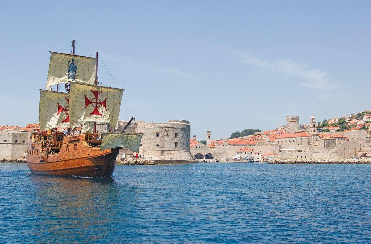 Perfect wedding party while cruising in front of Dubrovnik...
#Dubrovnik #DestinationCroatia #wedding #party
