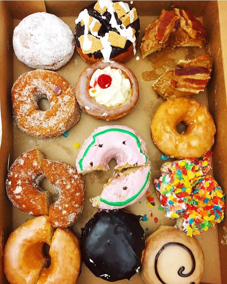 spoon_stanford's tweet photo. I want someone to look at me the way I'm looking at these donuts 💕🍩👀 📷: @foodytography https://t.co/bJslq16udY https://t.co/88pV70Zr7j