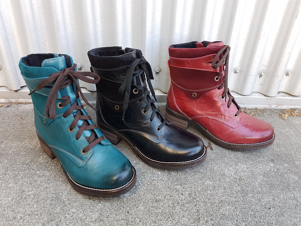 waterlilyshoes's tweet photo. Just got these beautiful boots by @DromedarisShoes 😊 #WaterlilyFall2016 #thisissidney #yyjshoes https://t.co/m1KfFFbVo2