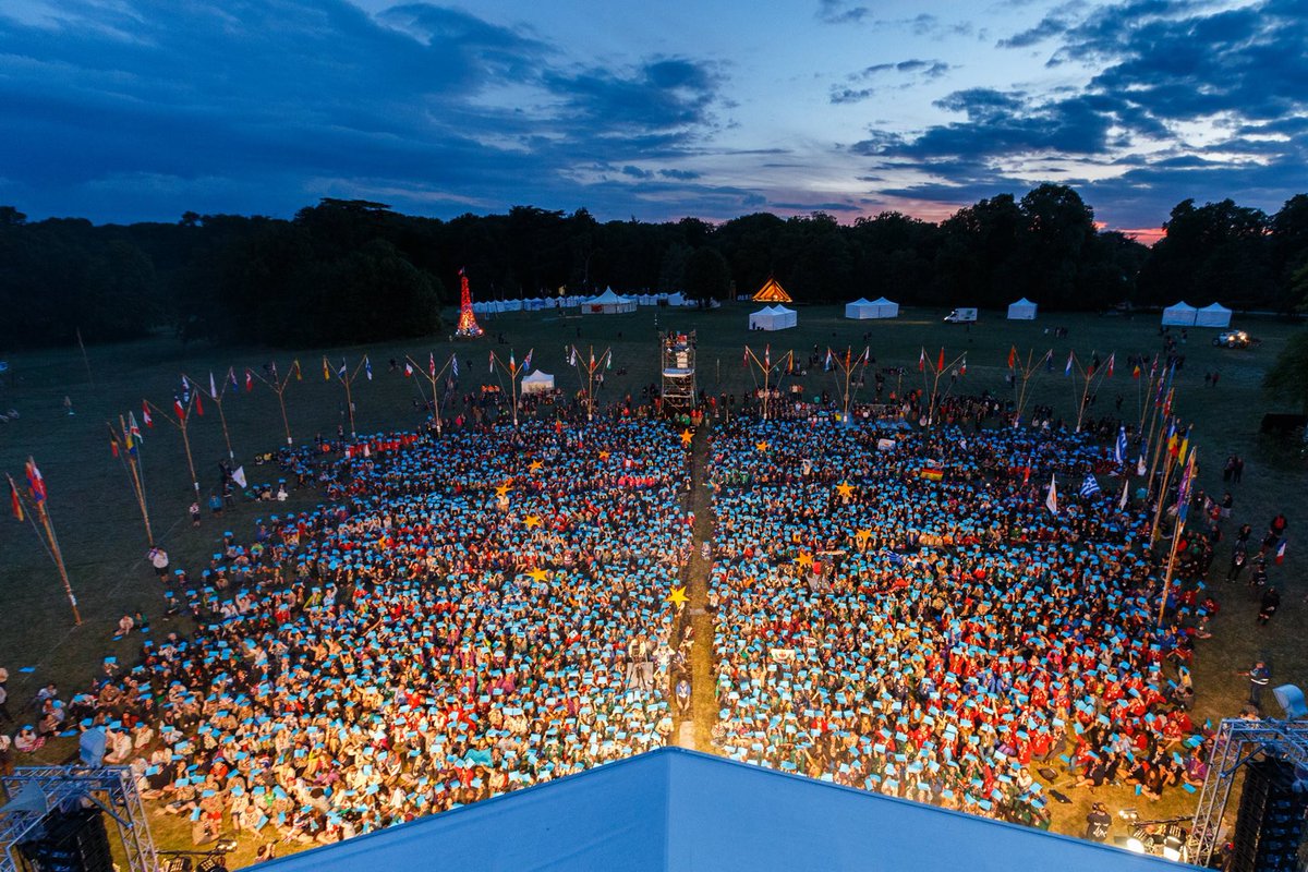 UN's tweet photo. This week @UNYouthEnvoy talked to 5K scouts about the #Roverway2016 event in France https://t.co/vYBem6DLX1 https://t.co/Iq3RkxxqpR