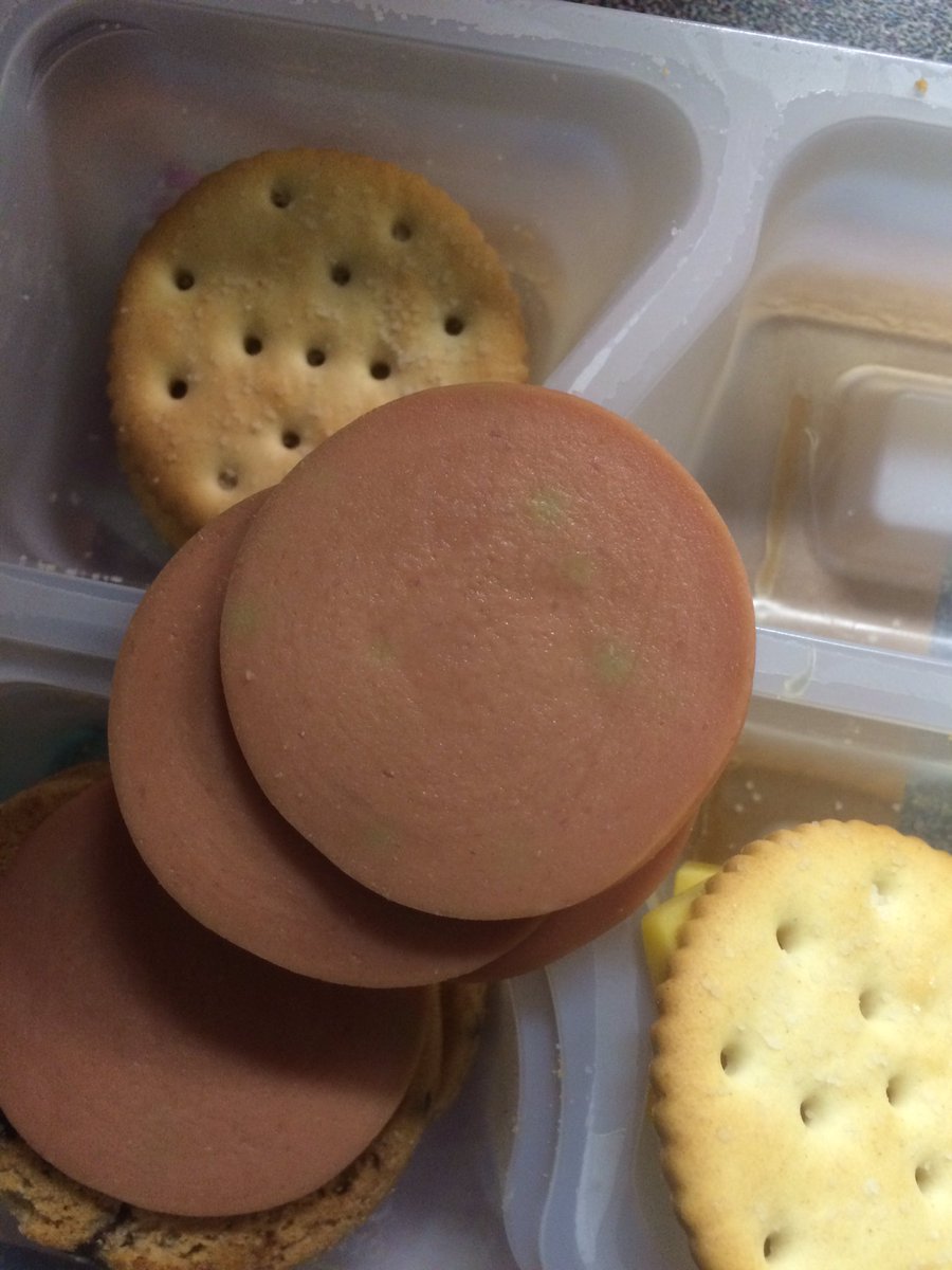 TaylorsNewsFeed's tweet photo. I'm soooo disgusted by @kraftfoods I think I'm going to be sick!!! NEVER BUY  @RealLunchables EVER AGAIN https://t.co/Db5qrW53Rd