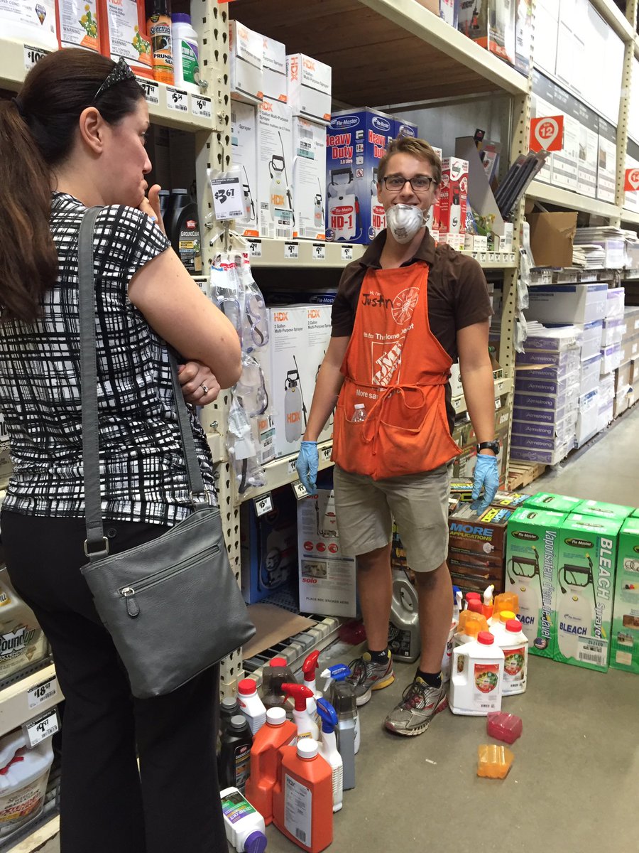 Phillipdanasta3's tweet photo. Justin on his last day before heading back to college decides he's having a one man flue party. https://t.co/EeUgfQhX6t