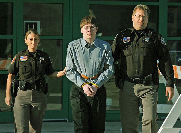 Daily_MailUS's tweet photo. Making a Murderer's Brendan Dassey has his conviction OVERTURNED https://t.co/zWp1lUR1P9 https://t.co/jRb82dWfkU