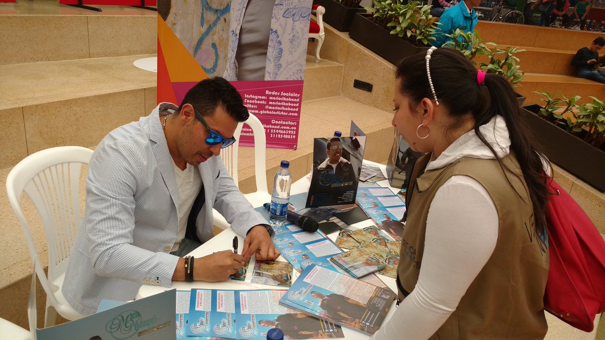 Aún estás a tiempo de llegar a la firma de autógrafos con <a href="/mariorikaband/">Mario Molinares</a> te esperamos...