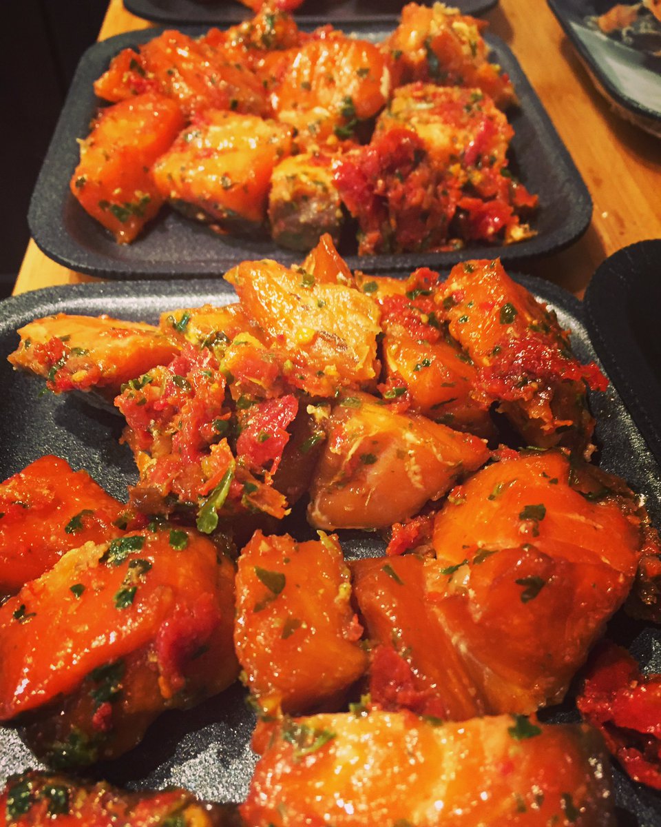 Bouchées de saumon fumé pesto &amp; tomates séchées <a href="/AvenueMontRoyal/">Avenue du Mont-Royal</a>