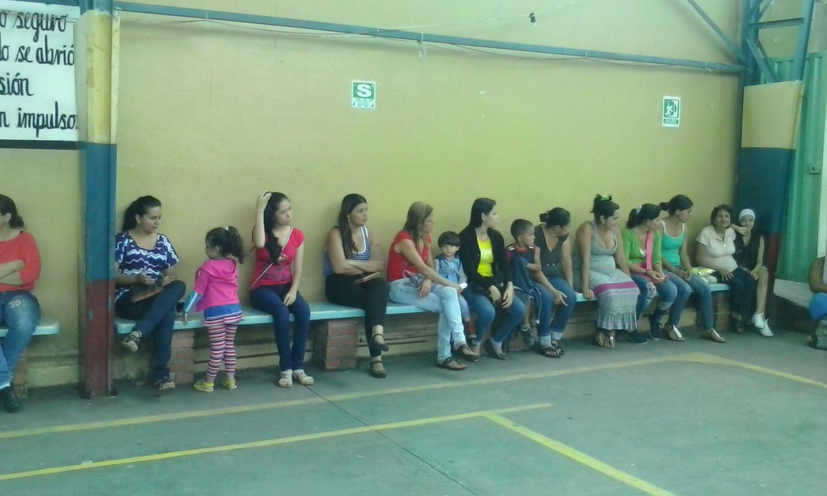 leinitamaria's tweet photo. Hoy firmando las mesas de trabajo  clap textil en el C.E.I. Cordoba https://t.co/LntxxzKxEh
