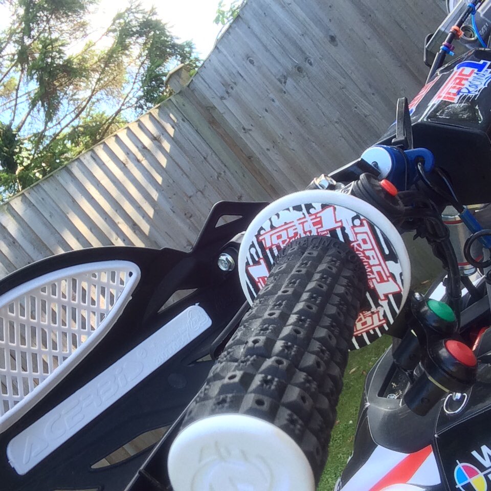 Fresh set of <a href="/Torc1RacingUK/">Torc1RacingUK</a> grips &amp; donuts thanks to @rapidmotouk these are the business go check them out 👌🏼