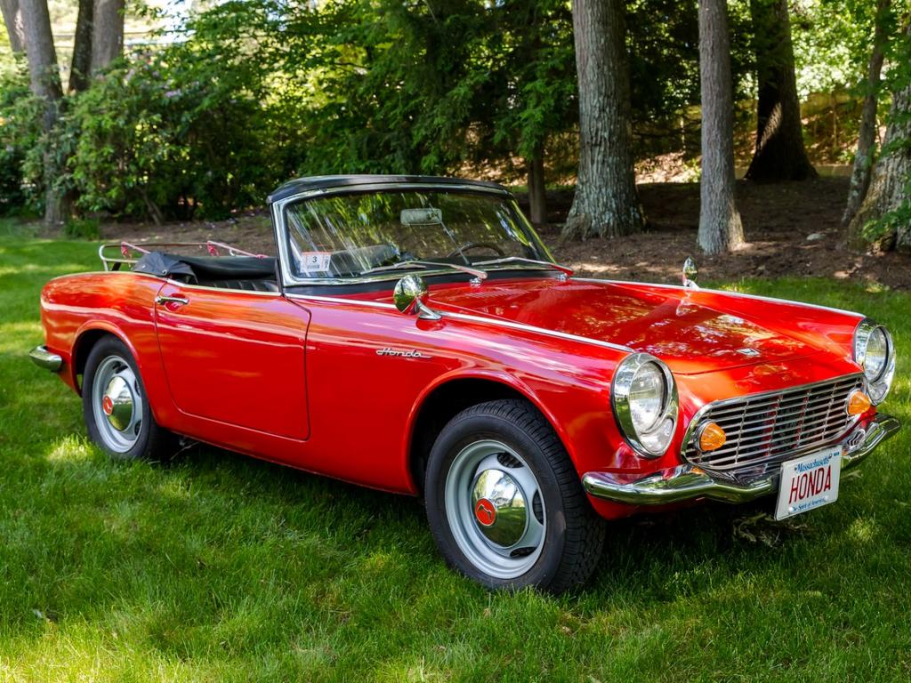 NEAA_Maine's tweet photo. Let's be honest, we're all a little smitten with this 1966 #Honda #S600 Roadster https://t.co/1H8q2ApMZi #NEAA2016 https://t.co/EhgZhNAuhN