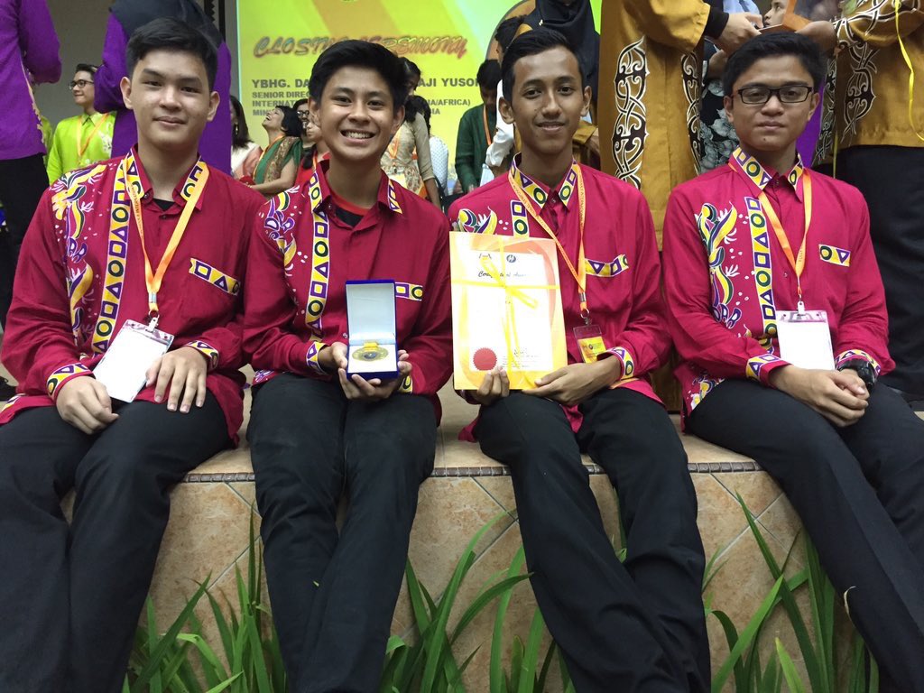 firdausabaziz_'s tweet photo. SDAR, Congratulations for getting the Gold Award for 6 years straight! Truly a commendable achievement in #frsis2016 https://t.co/Ty9csSnEKI