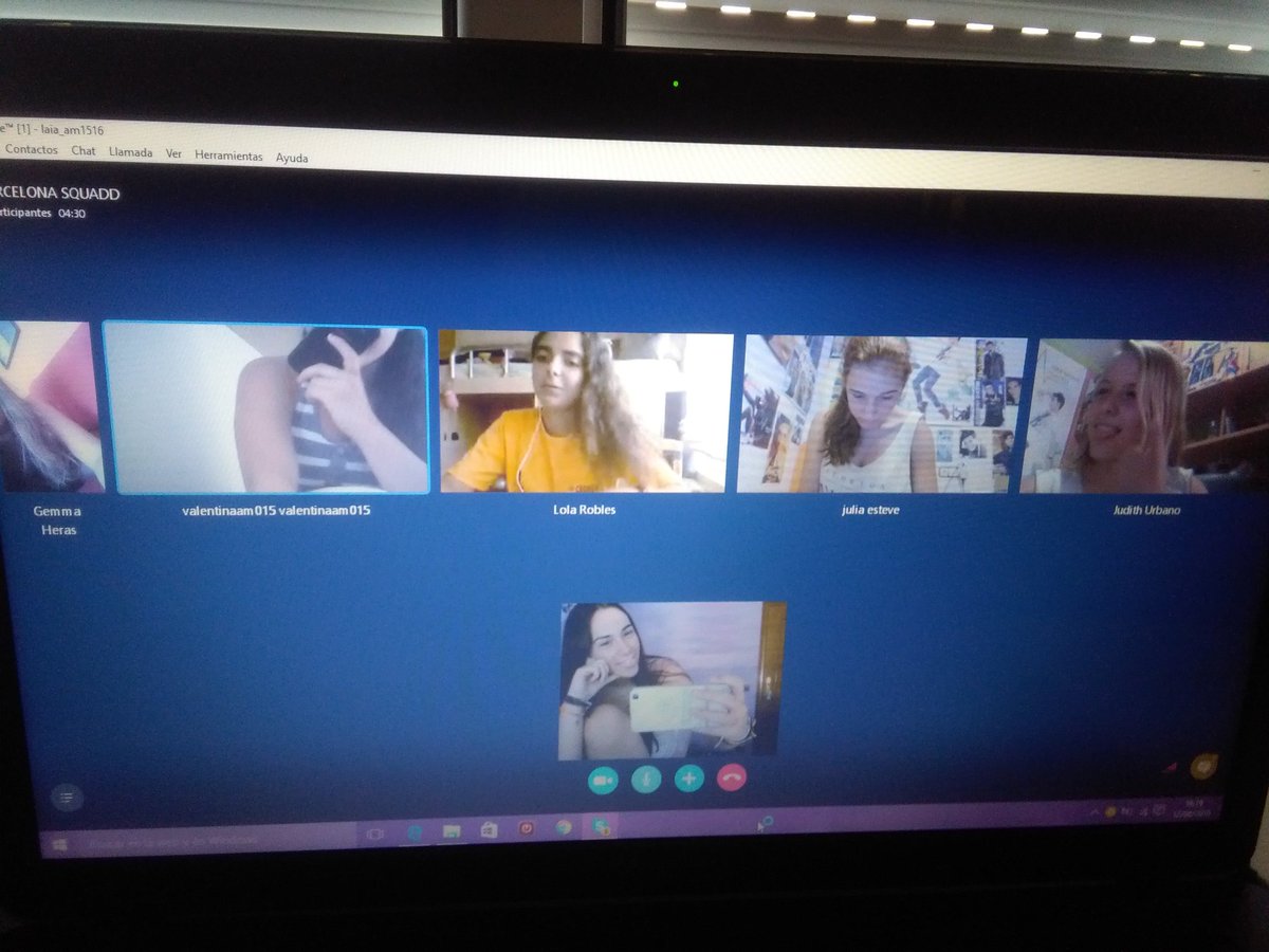 LaiaValdii's tweet image. #BarcelonaSquad 👭🍀💅 #AbrahamMateo #KCAMexico