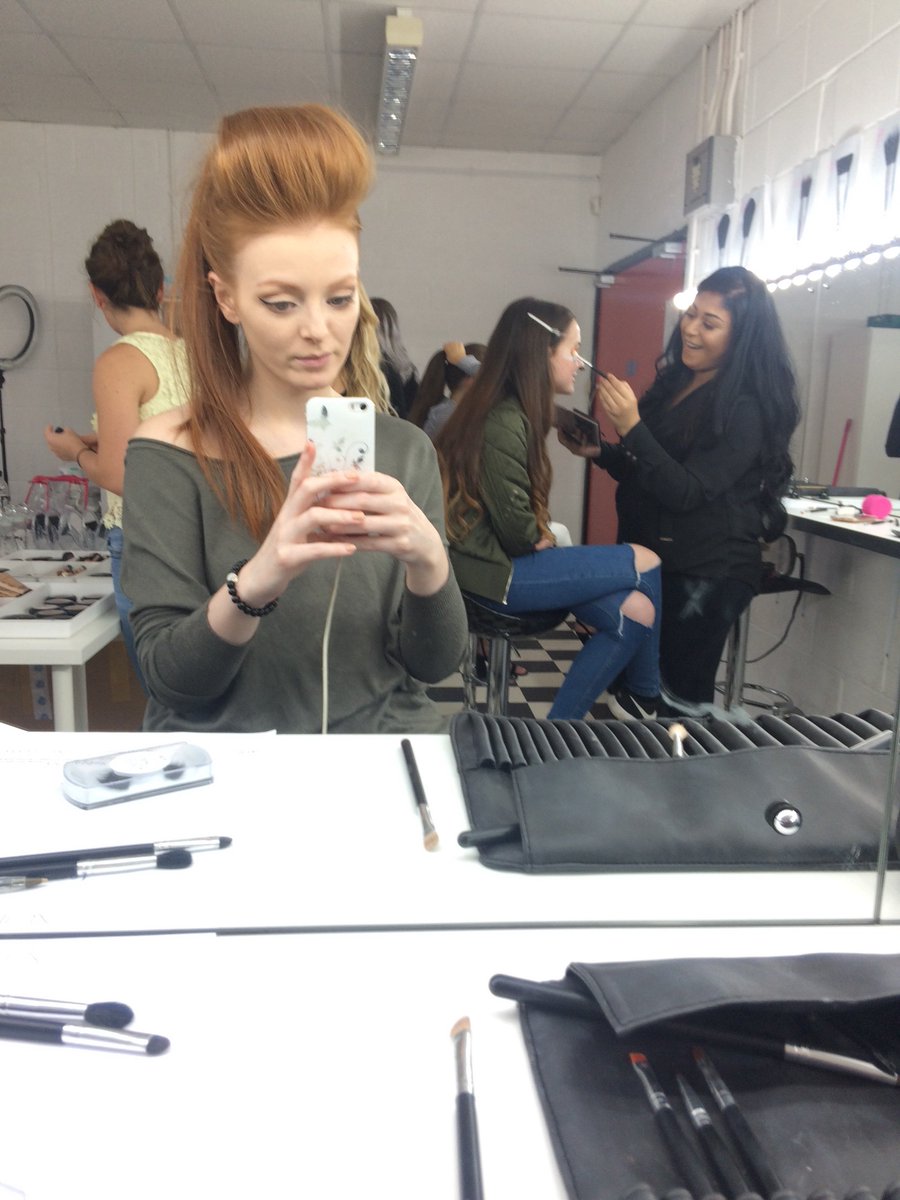 O_Redhead's tweet photo. Big hair don't care! ✌🏻️ Back in the make up chair again @NORTHEASTMAKEUP #nebloggers @BloggingConnect @RT_Bloggers https://t.co/cetjQRWCw8