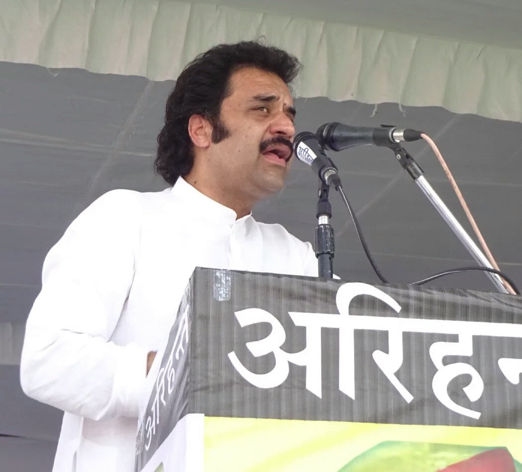 SunilMaanjhu's tweet photo. चौ. @bishnoikuldeep जोधपुर धर्म सम्मेलन में #पर्यावरण प्रेमियो को संबोधित करते हुए। @PMOIndia @LambaAlka #SaveDear https://t.co/oYIoyvWPun