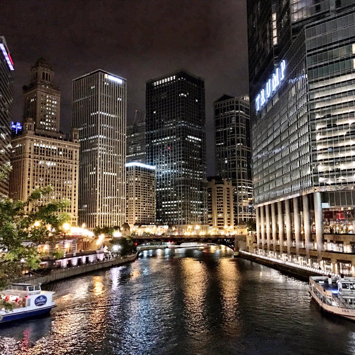 debdln1's tweet photo. Touring #Chicago #chicagoriver https://t.co/XSSpvRM4QT