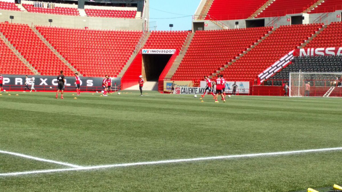 AlacranesClub's tweet photo. Calentamiento previo de Alacranes y @Xolos 2da Premier https://t.co/mXIRnvrZXW