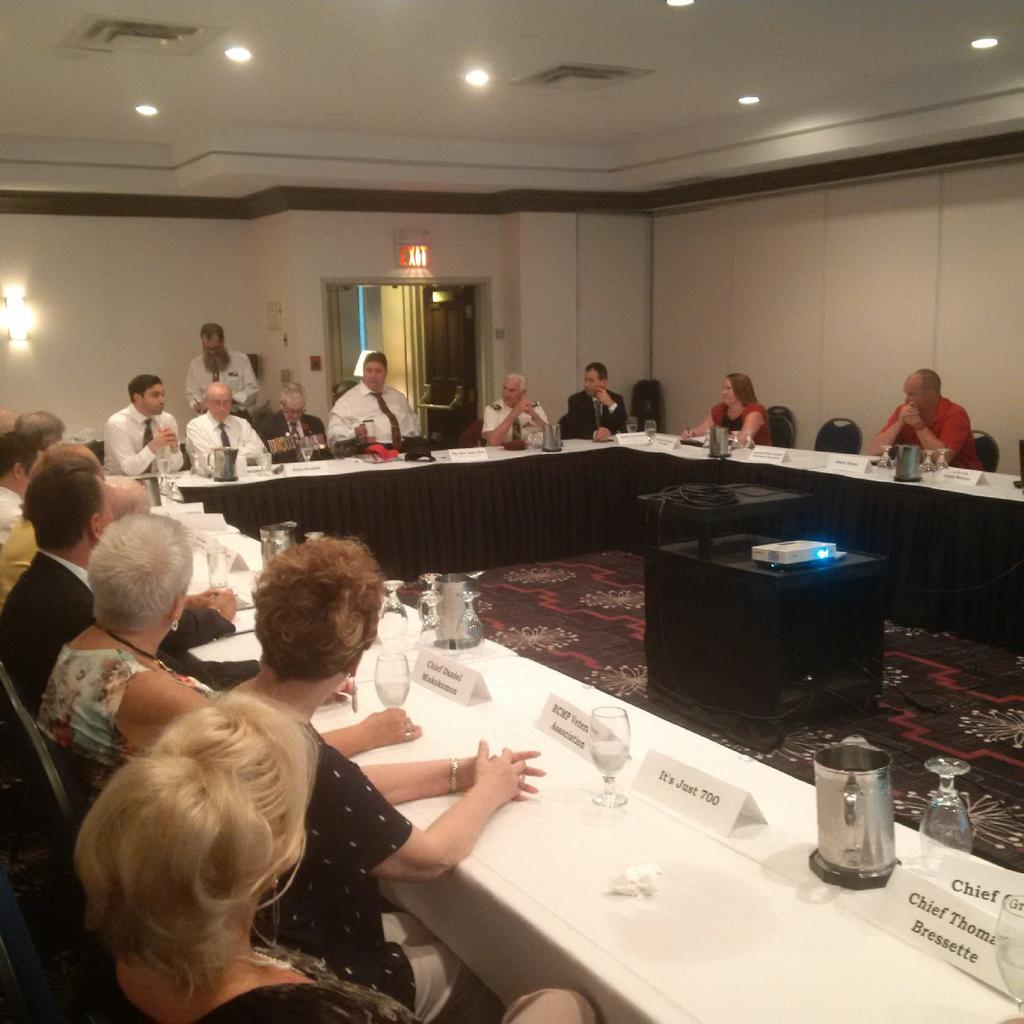 pfragiskatos's tweet photo. Pleased to be invited by Min. @kenthehr to engage w/ Veterans today in Windsor. Excellent dialogue on key issues. https://t.co/ErNXkWoAVy