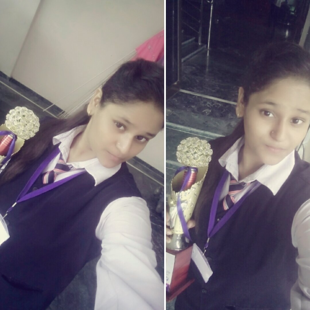 AnnieRaghuvans1's tweet photo. Prize for #debate or for #group_discussion also ..😘😘😘😘❤❤❤✌ https://t.co/BPYLF5PO5k
