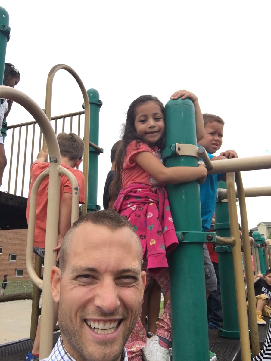 First day playground selfies here @Buffaloes_SMSD #all4comanche #team512