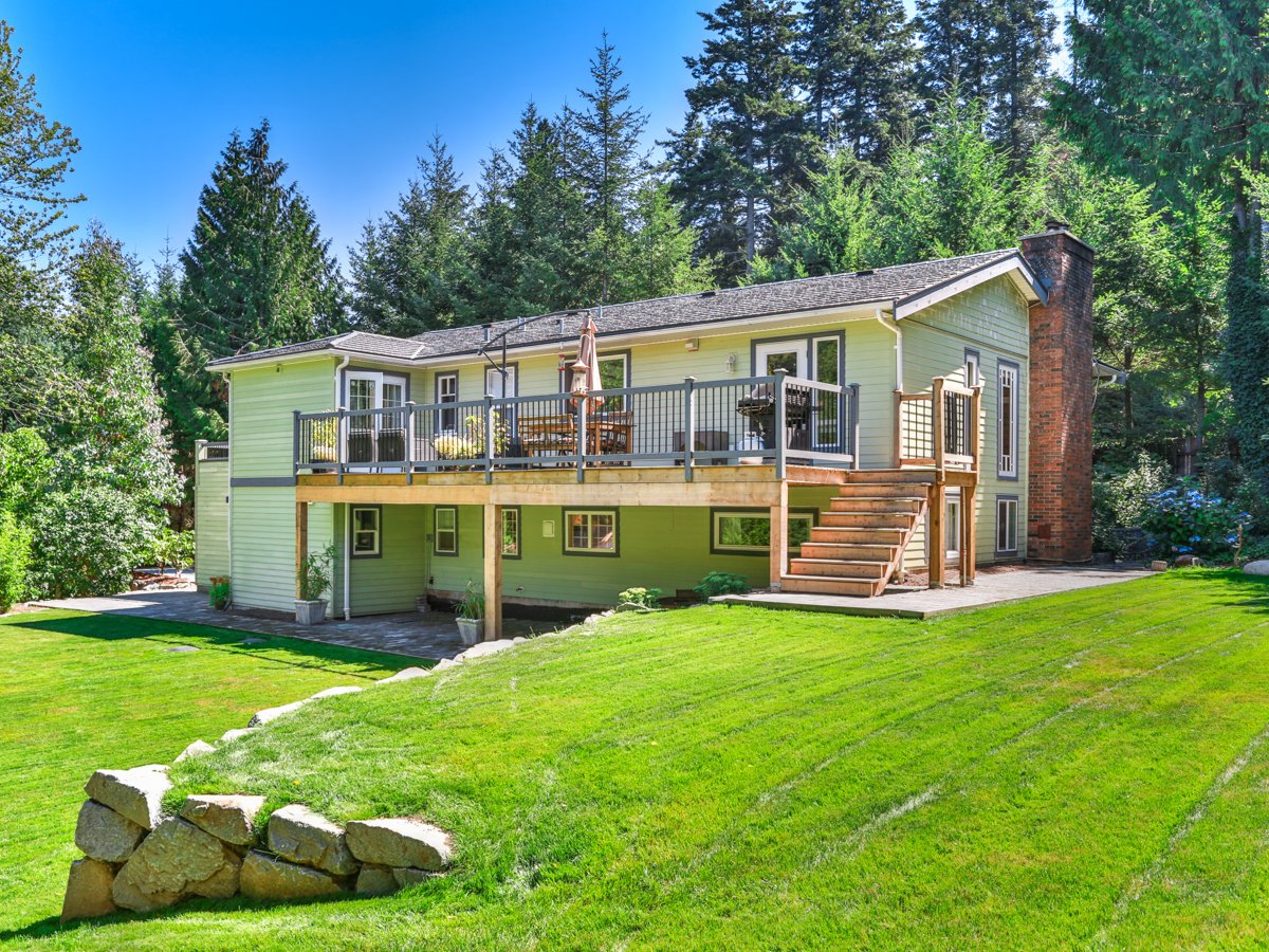 vihomesnanaimo's tweet photo. Today's #10amgem! Gorgoes 4 bed, 3 bath #Lantzville Home with very private yard. #Nanaimorealestate https://t.co/a2OMbMwyOq