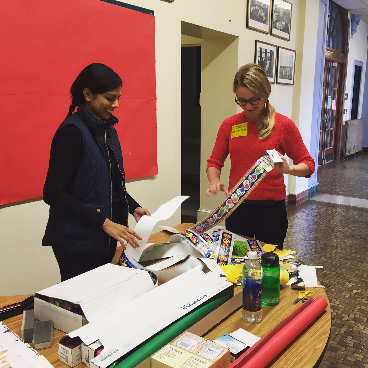 sfedfund's tweet photo. Thank you to all of the #volunteers who are helping teachers get their classrooms ready today! #back2schoolsf https://t.co/L97AFhZ709