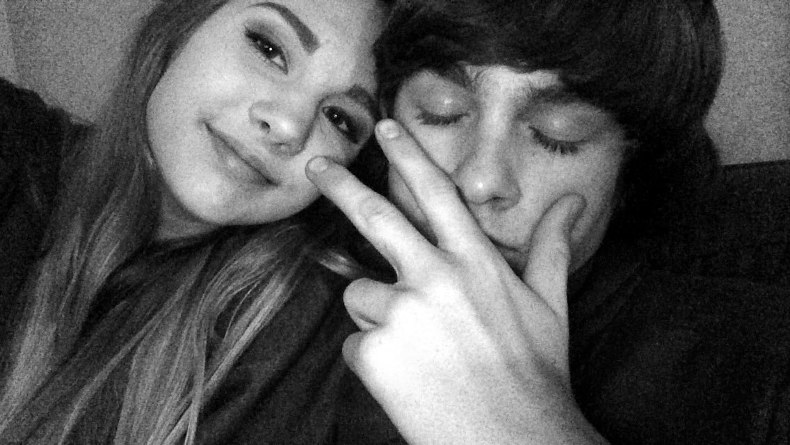JessiKirwin's tweet photo. happy 17 bday!! @soybombtom123 (the scratch is still there😂) https://t.co/PWeQiY4h5x