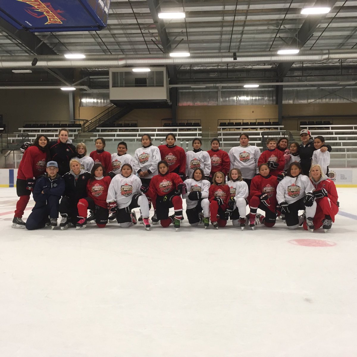 baileybram17's tweet photo. First #Prairiebuilt Hockey Camp in the books! What an amazing week! 🌾 #grateful 🇨🇦 https://t.co/O8E5ewsmt0