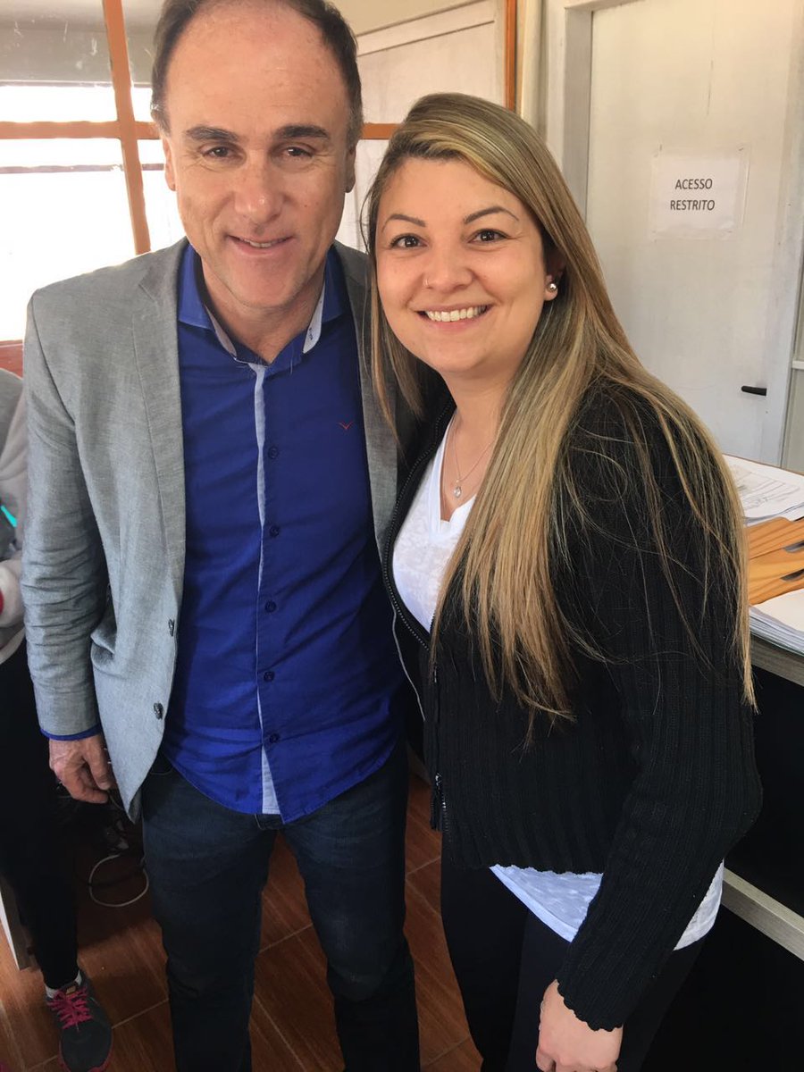 antochevisval's tweet photo. @RealPBrito Não perde o bom humor, mesmo o povo falando o que não sabe! Kkkk  #Queridao #Crdsaocristovao https://t.co/UEg0x3dPDw