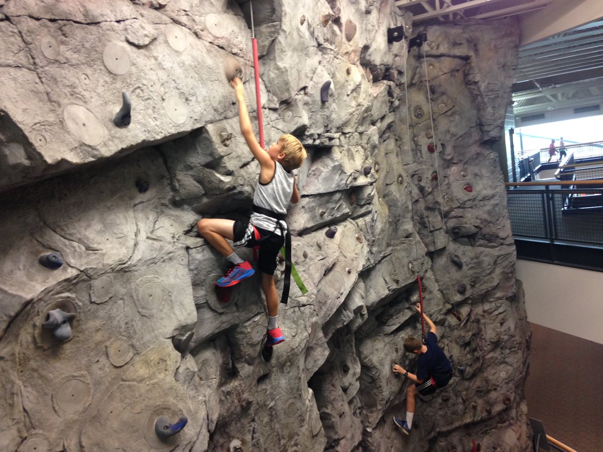 trinityyouthmh's tweet photo. Rock wall climbing time! #vbstogo2016 #riverwinds #rockwallclimbing https://t.co/MIZya7B6vx