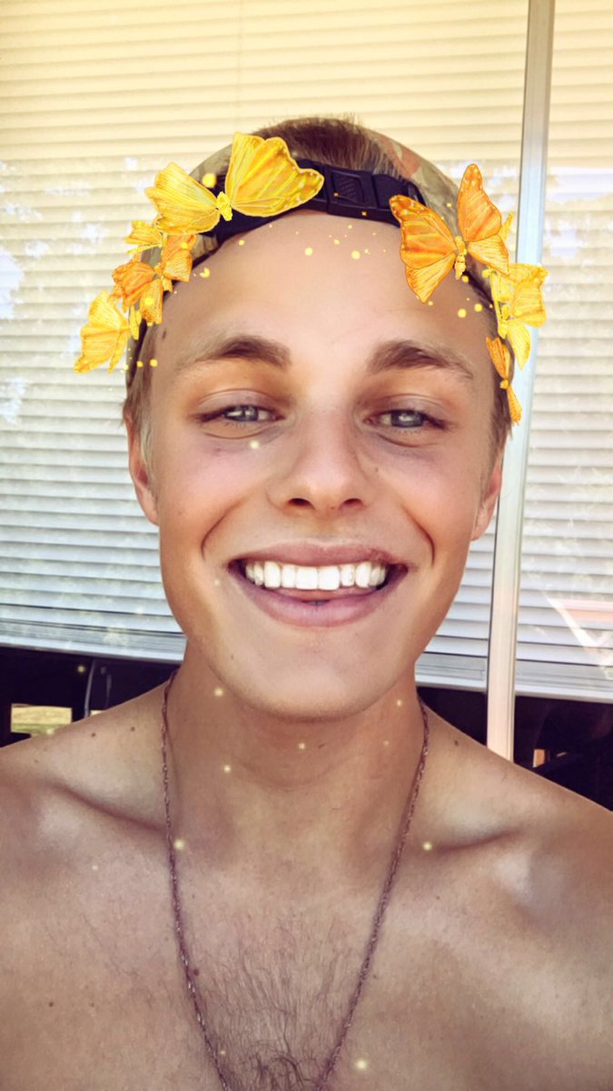 JustInMyLow's tweet image. No caption needed the picture already saying enough lol