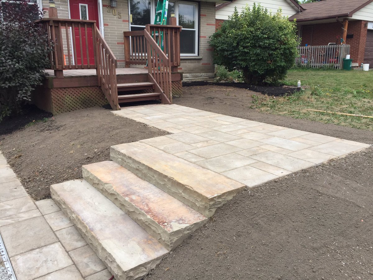 <a href="/JonLeeder/">Jon.Leeder</a> @Lakeco_infamous #TheSteve #TheLucas making thing happen on this property with a little <a href="/Permacon/">Permacon</a>
