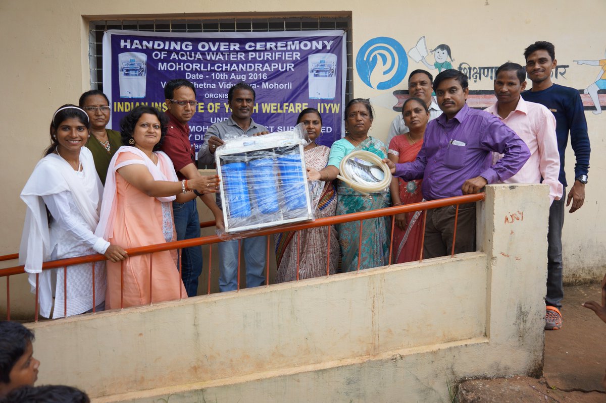 diz_ffm's tweet image. #IIYW handing over #Water filter to a local school within the #BMZ promoted project of #Water management @BMZ_Bund