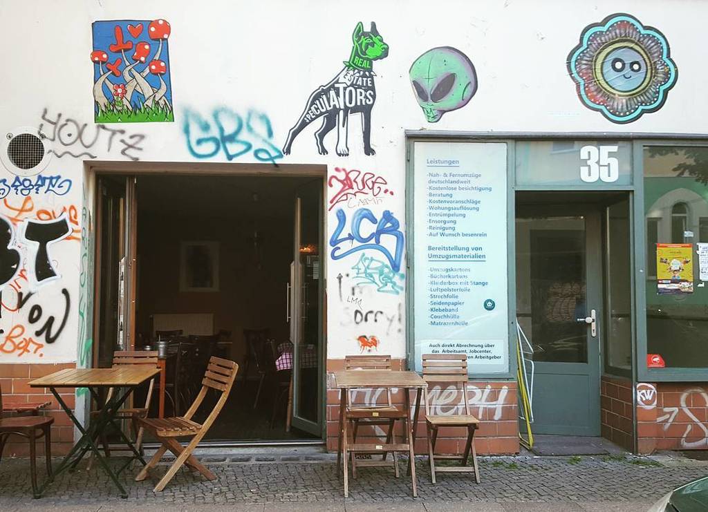 hellothmushroom's tweet photo. This time last week I was still in Berlin 😊
.
.
.
#berlin #germany #kreuzberg #streetart #streetartberlin #berlinst… https://t.co/ymvTtJNGhy