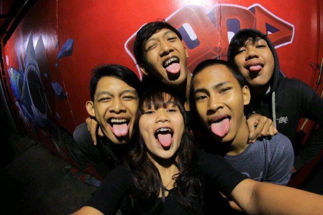 Ga semua cewe yg main sama cowo itu murahan, bisa bedain kan mana yang murahan sama demenan☆