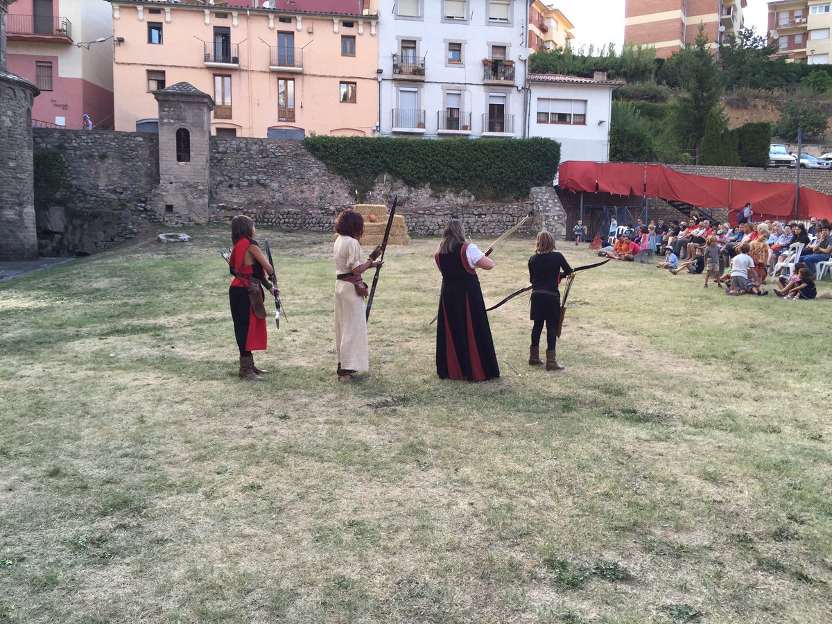 Després de 7 anys, Aniol Quintana pren el relleu i és el nou capità dels arquers del comte Guifré. #mercadal2016