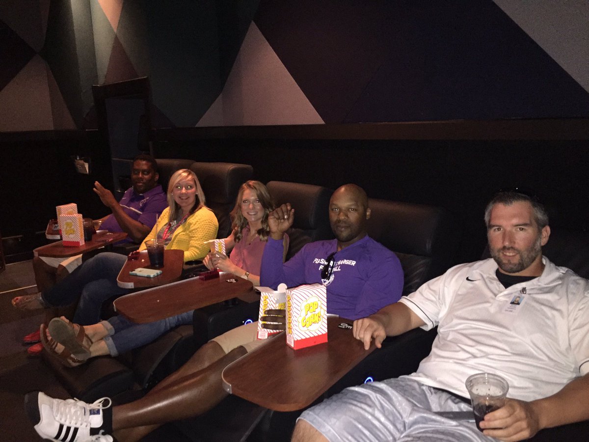 Coach_Donelson's tweet photo. Chargers HARD at "WORK"!
#CFHSGO #CFHS9 https://t.co/8TQ2PrVmyD