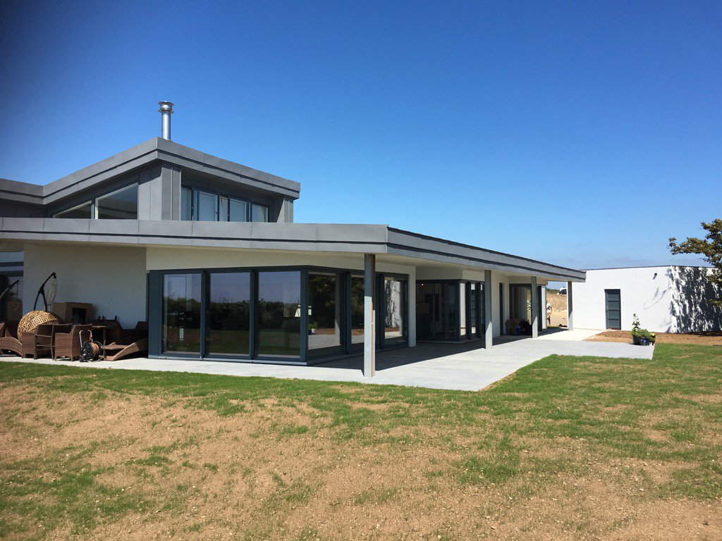 PCbuilders2's tweet image. Moving in day, house completed with an hour to spare phew!! @fmbuilders @Jewson