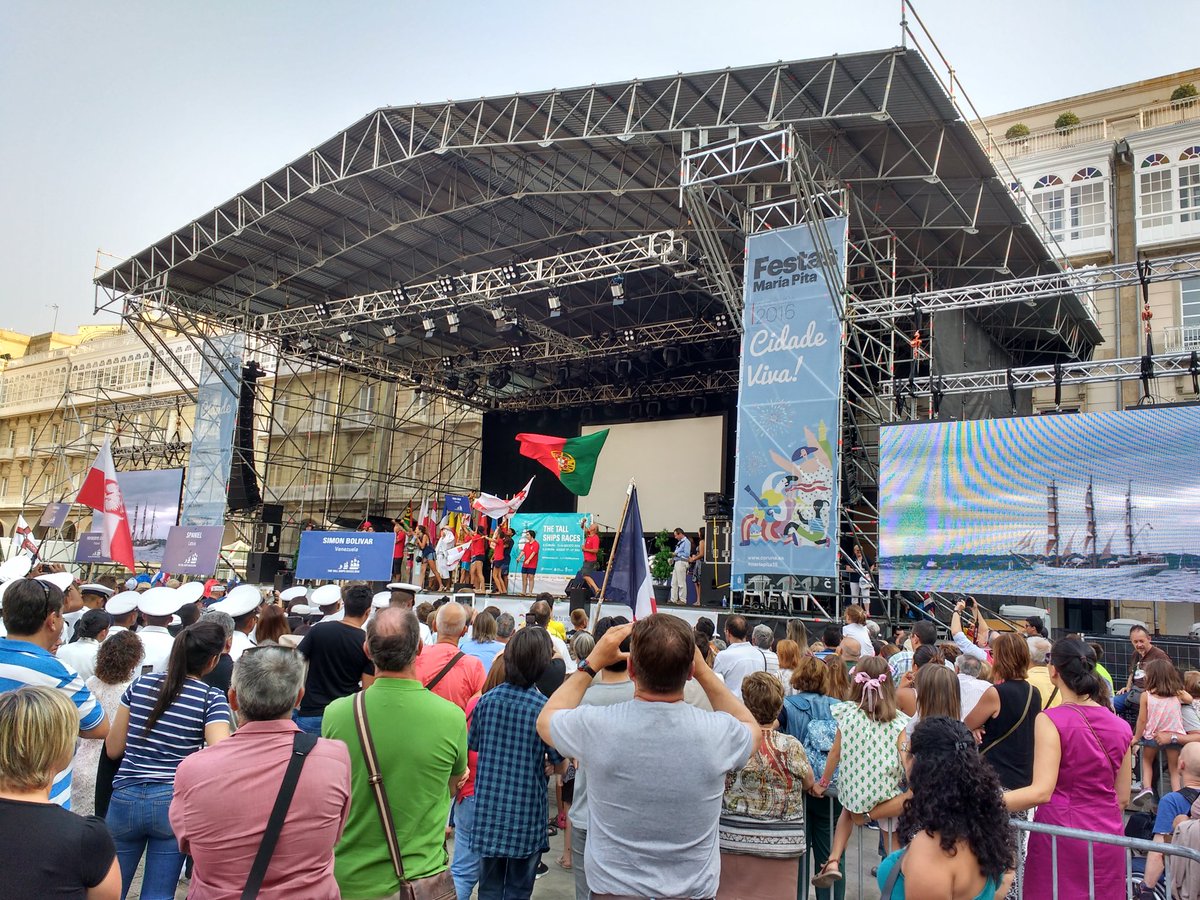 RevistaHGT's tweet photo. #Estapando Ambientazo en A Coruña Bonito encuentro de veleros y tripulación @TallShipsCoruna @CorunaTurismo https://t.co/PYkrAfbcLa