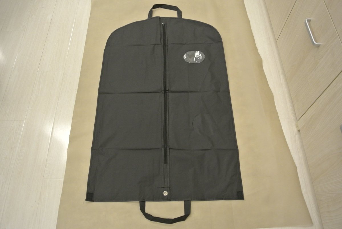 packstarbag's tweet photo. Garment bag with two handle, pvc window and stud, material is polyester.
#PolyesterBag https://t.co/pI3t8am6mR